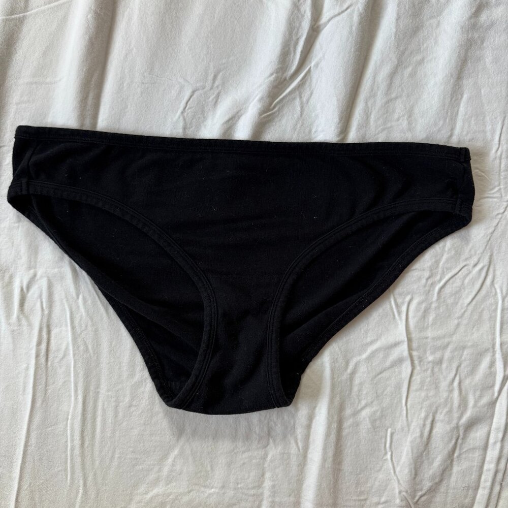 ARQ LOU UNDIES in Black